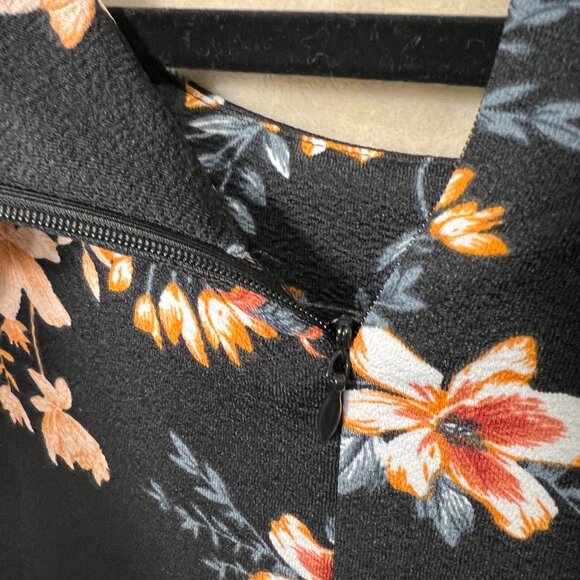 Women's Size XL Stretchy Floral Fit-and-Flare Dress - Picture 6 of 16